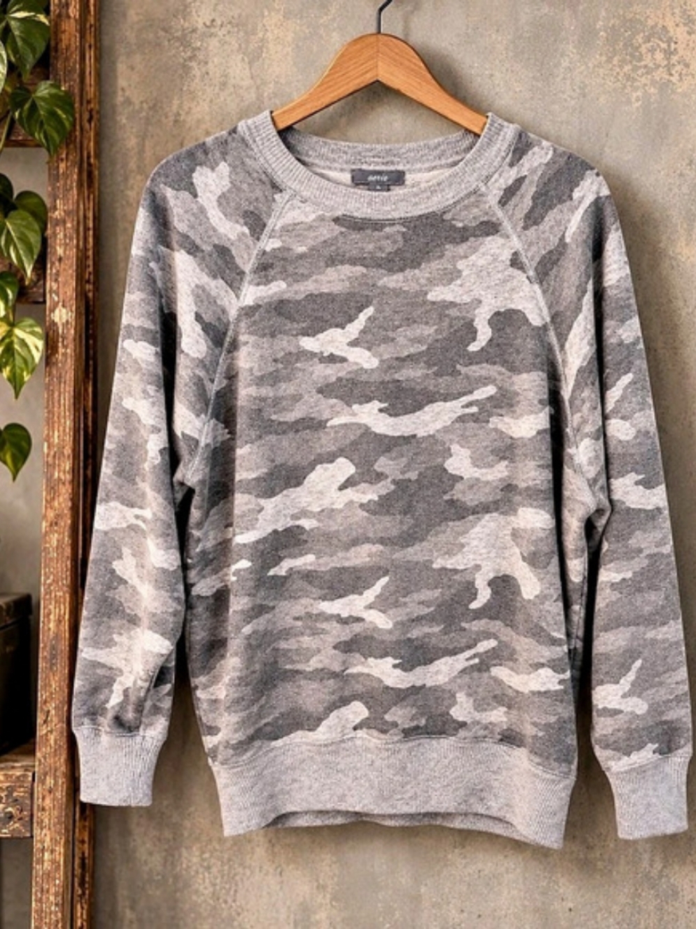 Aerie Grey Camo Oversized Crewneck Sweatshirt XS 23” P2P